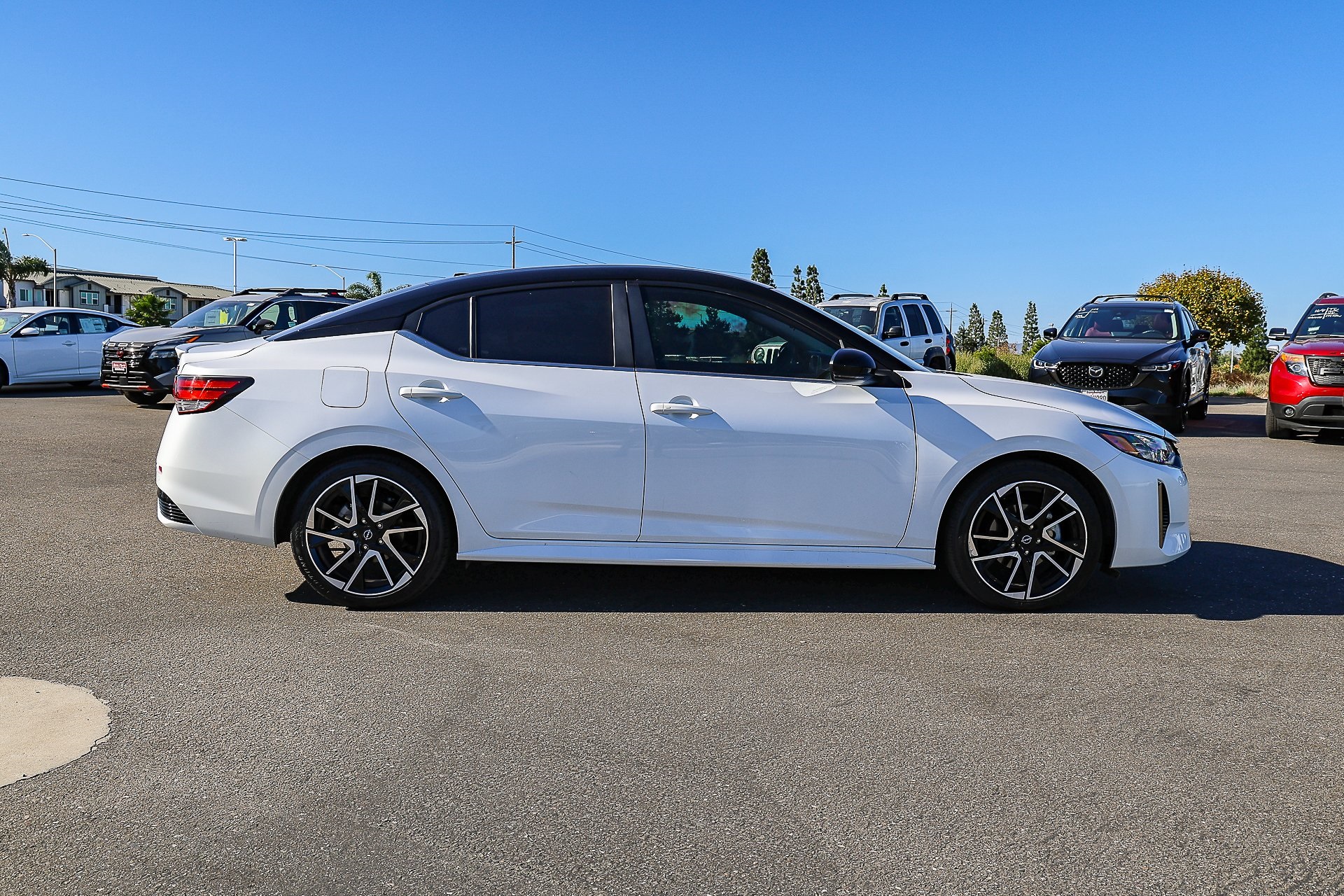 2025 Nissan Sentra SR photo 3