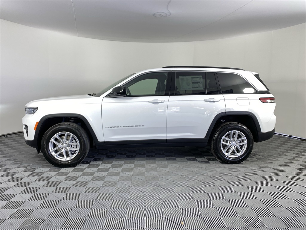 2025 Jeep Grand Cherokee Laredo X photo 4
