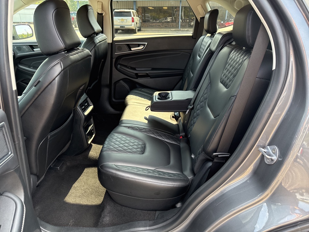 2024 Ford Edge Titanium photo 18