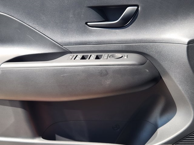 2026 Hyundai Kona SEL photo 10