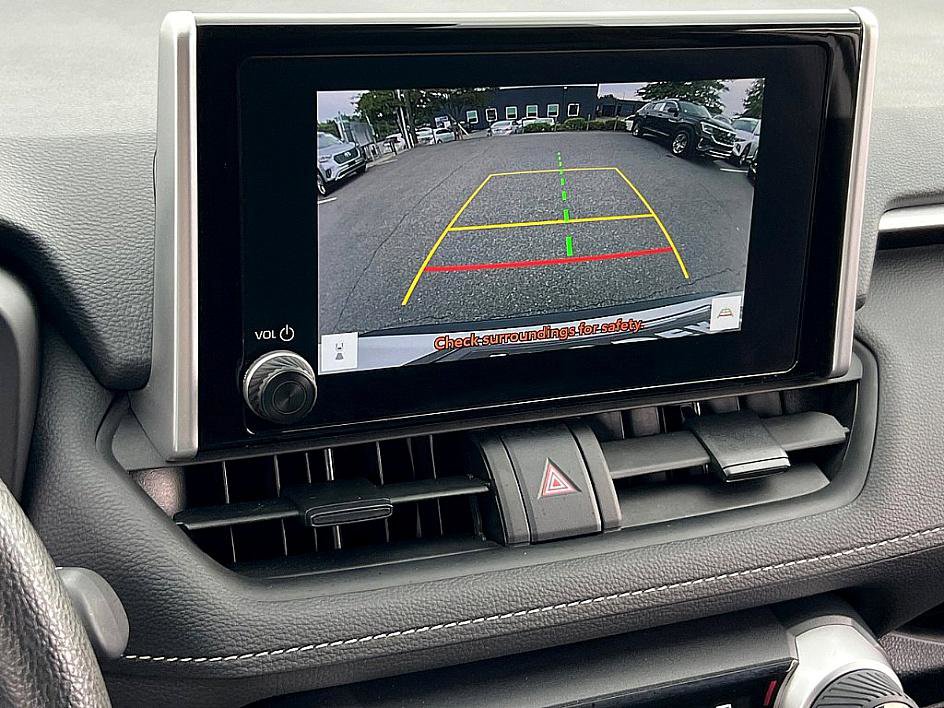 2024 Toyota RAV4 Hybrid XLE photo 12