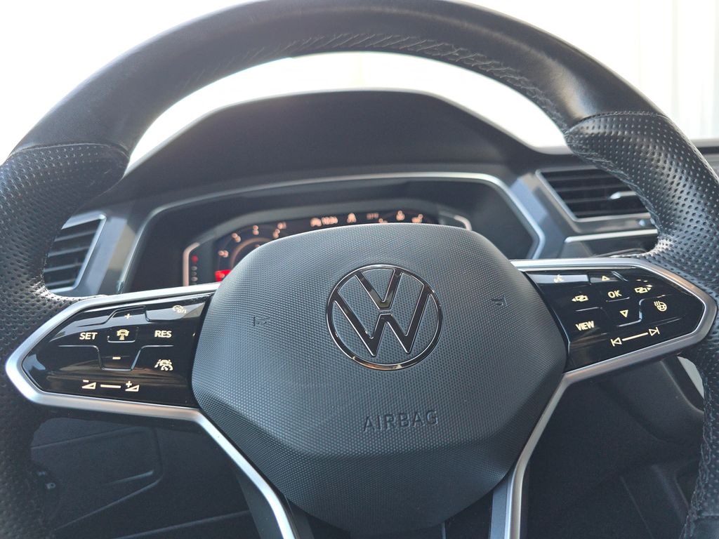 2022 Volkswagen Tiguan SEL Premium R-Line photo 22
