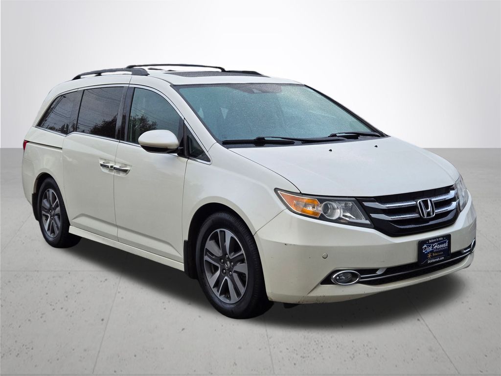 2016 Honda Odyssey Touring Elite photo 4