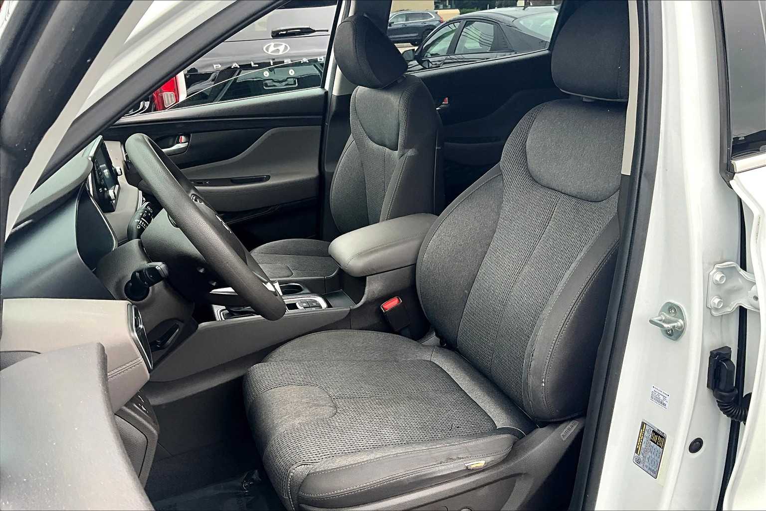 2020 Hyundai Santa Fe SEL photo 4