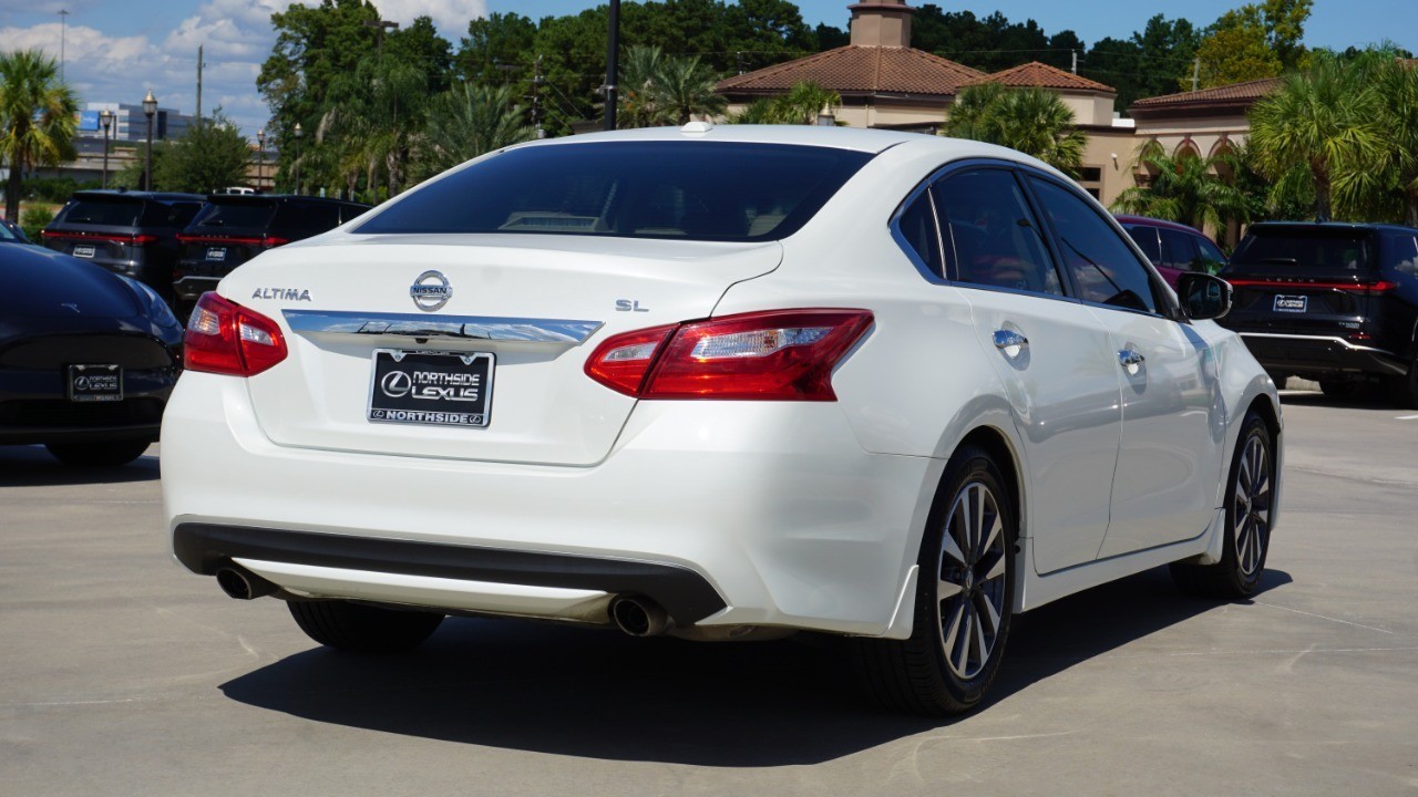 2017 Nissan Altima SL photo 6