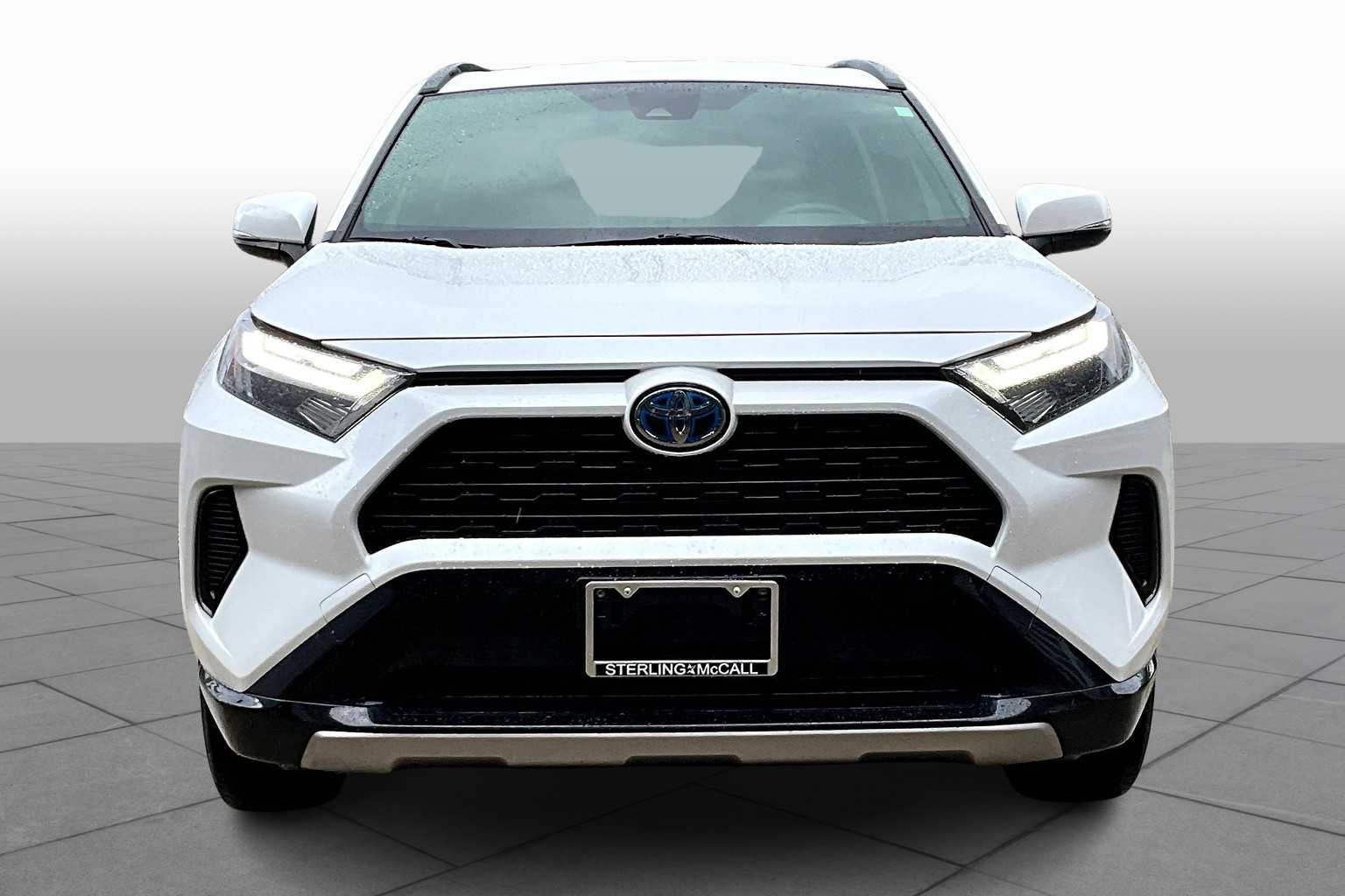 2024 Toyota RAV4 Hybrid SE photo 3