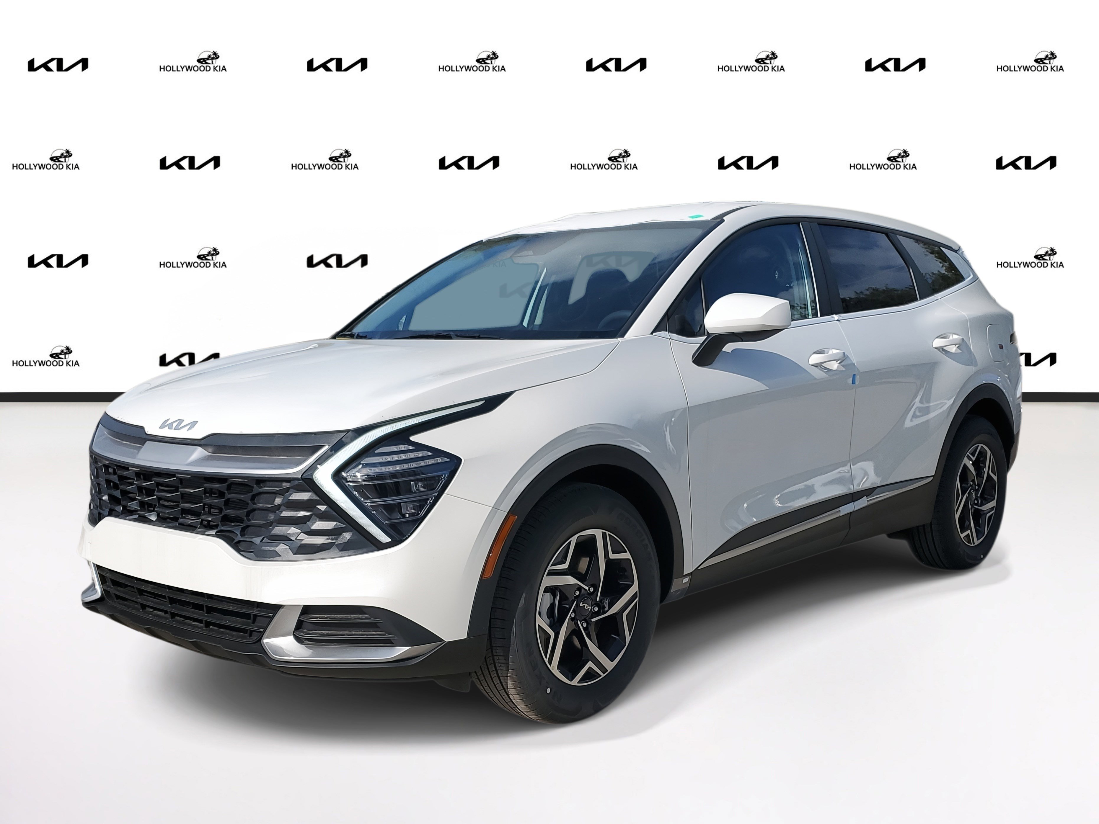 2025 Kia Sportage LX photo 3