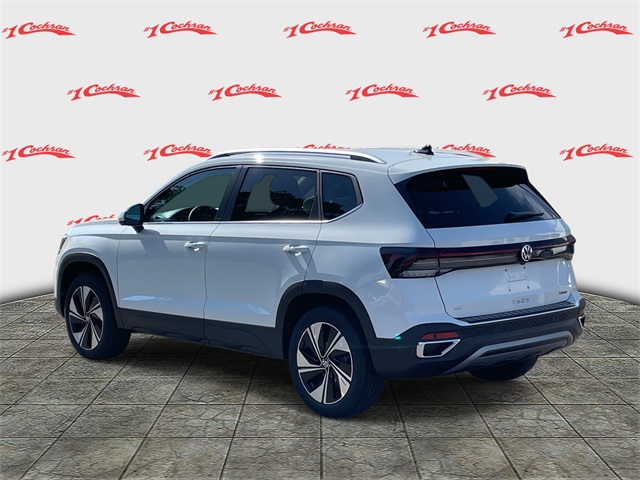 2025 Volkswagen Taos SE photo 4