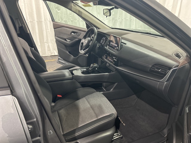 2023 Nissan Rogue SV photo 10
