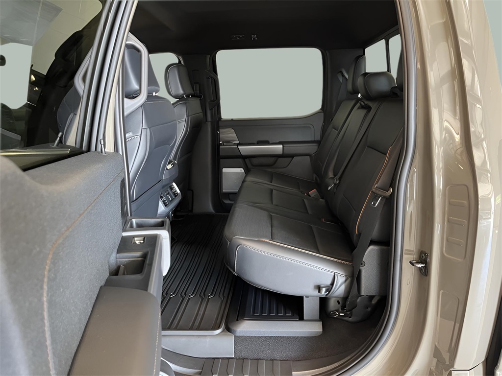 2025 Ford F-150 Lariat photo 12