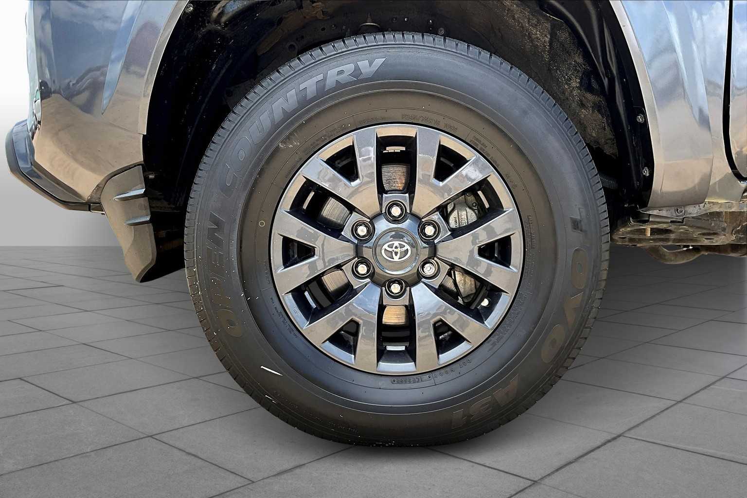 2023 Toyota Tacoma SR5 Double Cab V6 photo 10