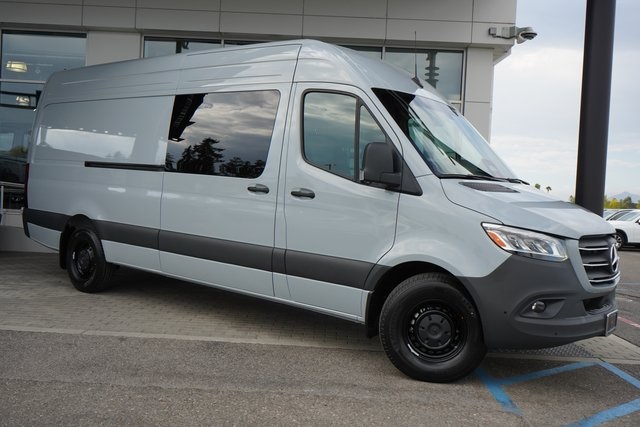 2025 Mercedes-Benz Sprinter Crew Van Base's photo
