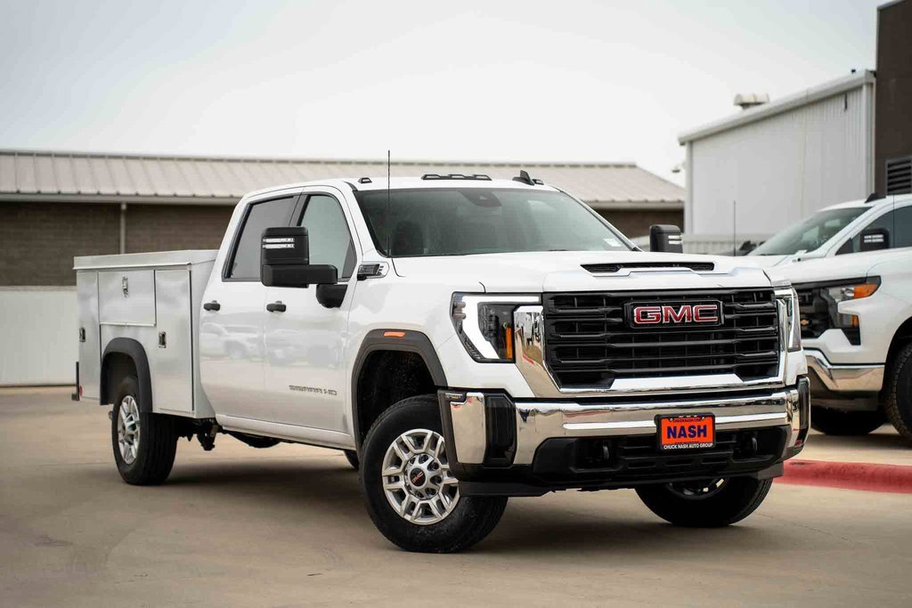 2025 GMC Sierra 2500HD Pro's photo