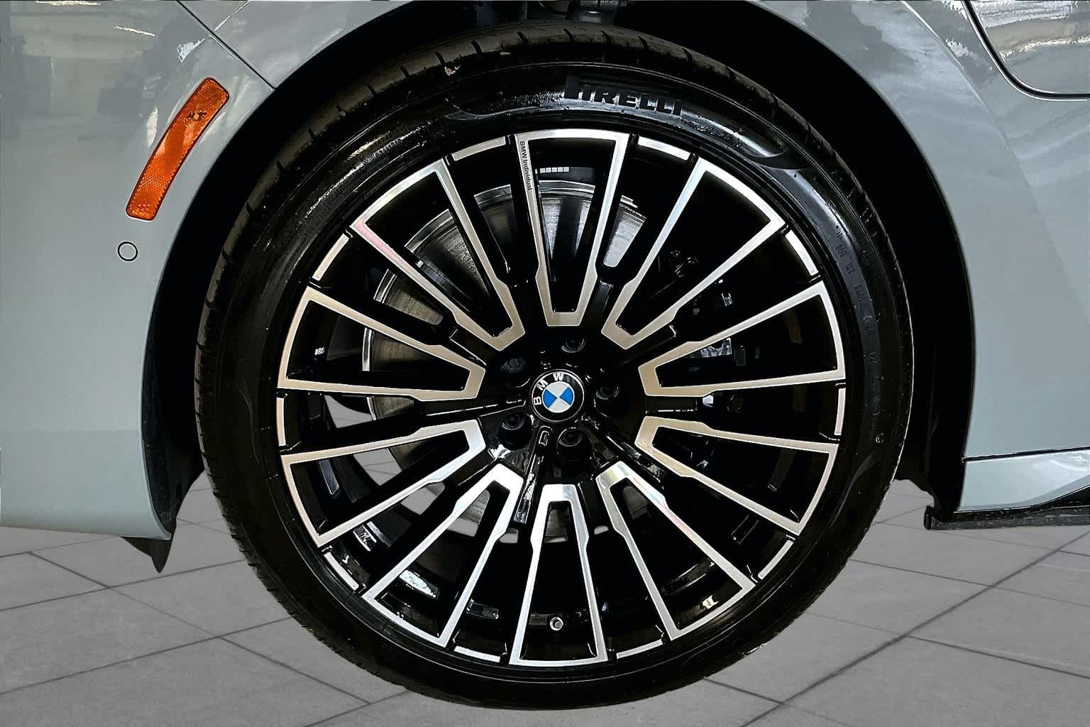 2025 Bmw 750e 750e xDrive photo 11
