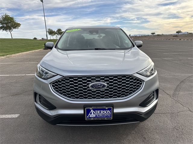 2023 Ford Edge SEL photo 2