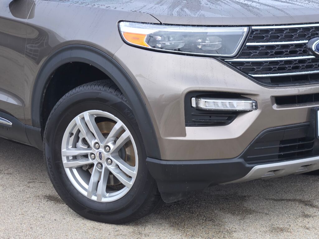 2021 Ford Explorer XLT photo 2