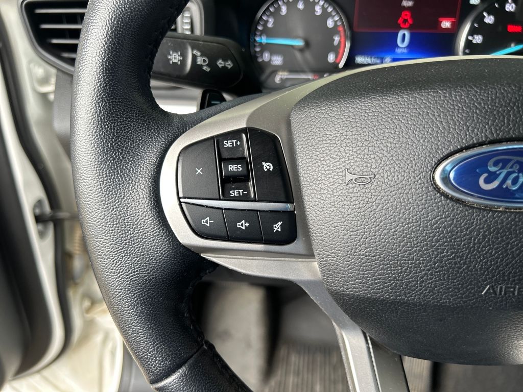 2020 Ford Explorer XLT photo 17