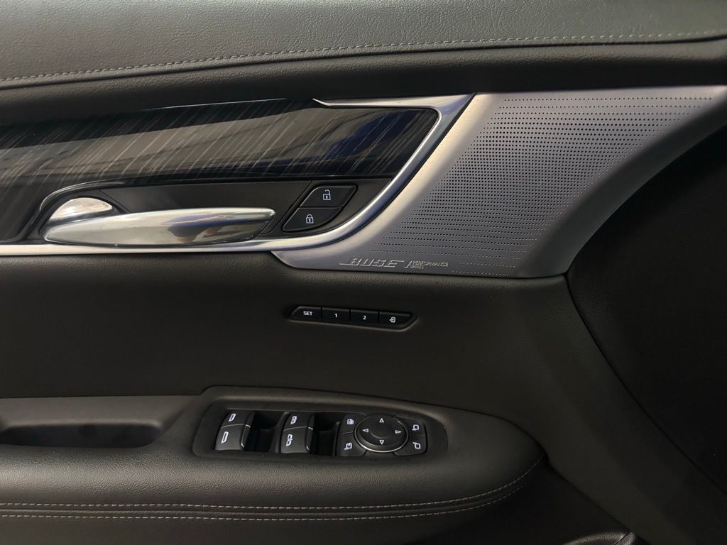 2025 Cadillac XT6 Premium Luxury photo 8