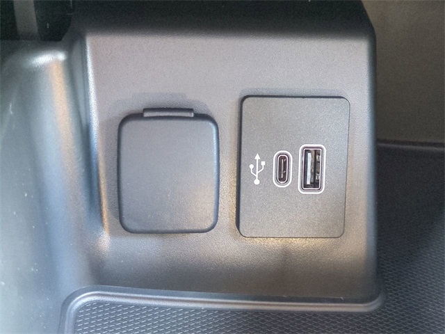 2025 Ford Explorer ST-Line photo 20