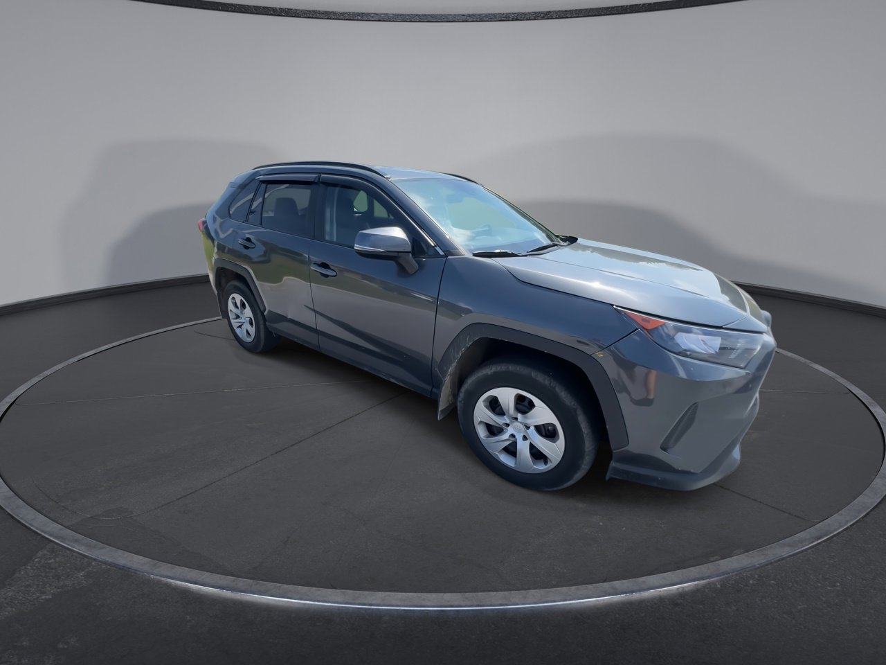 2021 Toyota RAV4 LE photo 2
