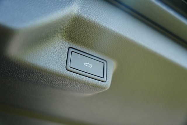 2025 Volkswagen ID. Buzz photo 30