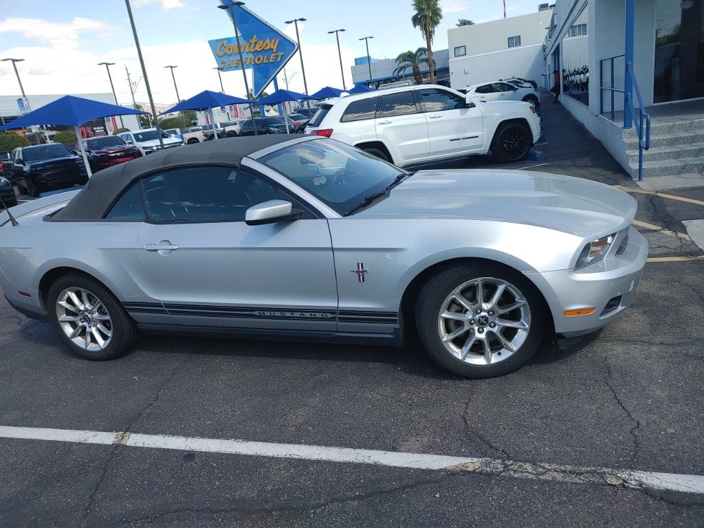 2011 Ford Mustang V6 Premium photo 4