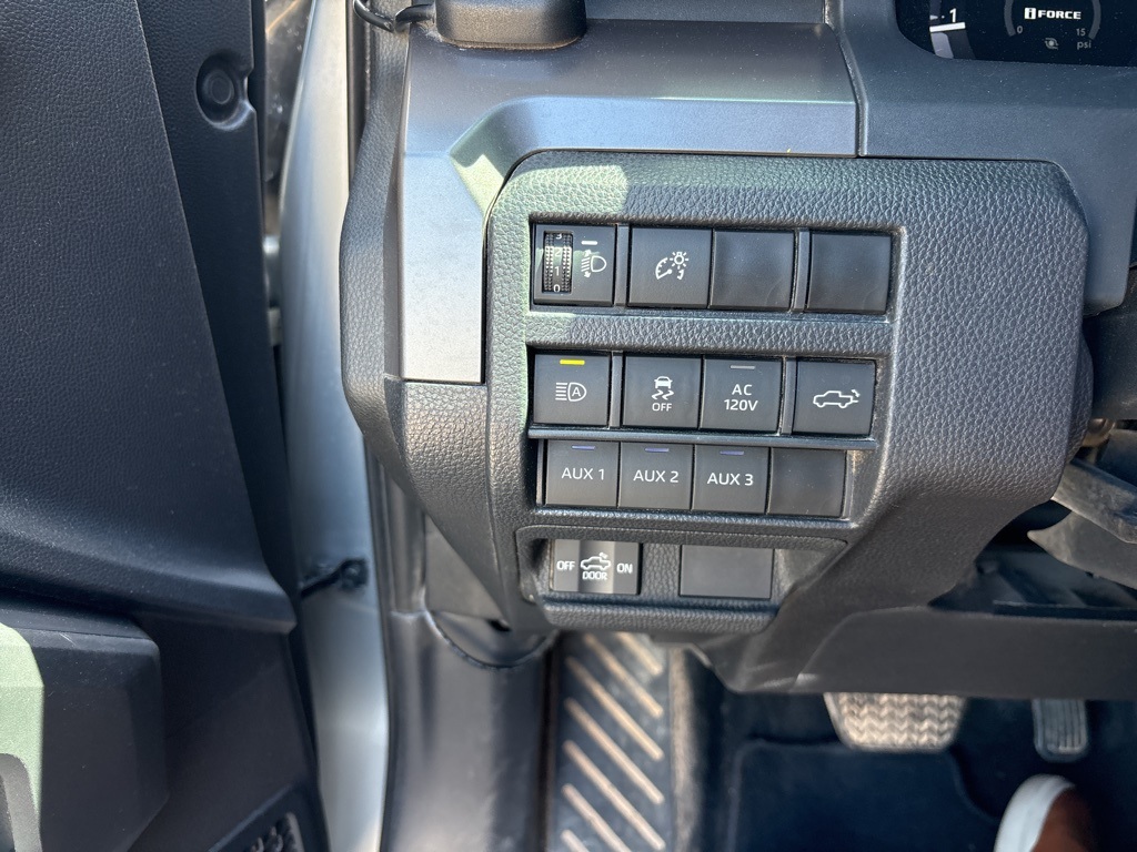2024 Toyota Tacoma TRD Off-Road photo 12