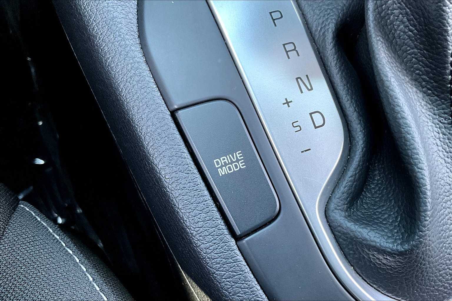2024 Kia Forte LXS photo 31