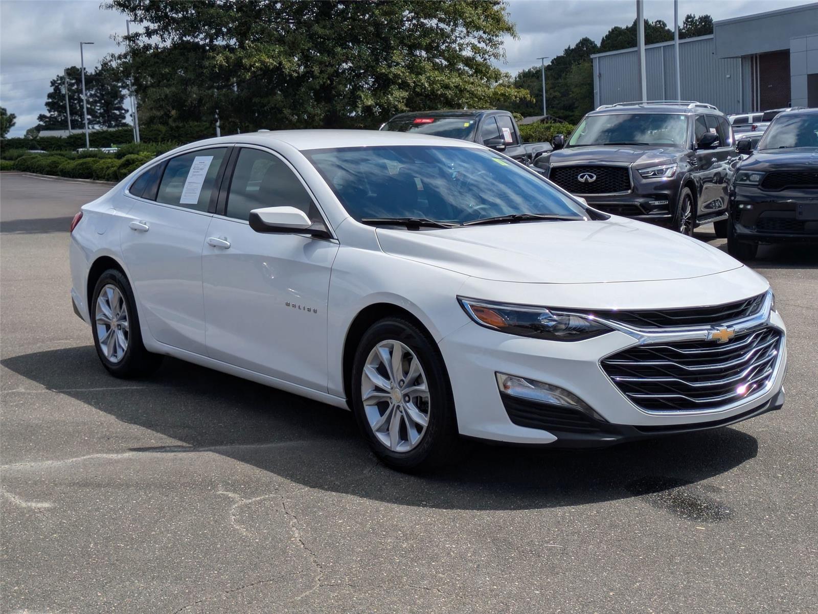 2023 Chevrolet Malibu 1LT photo 3