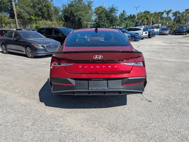 2025 Hyundai Elantra SEL Sport photo 4
