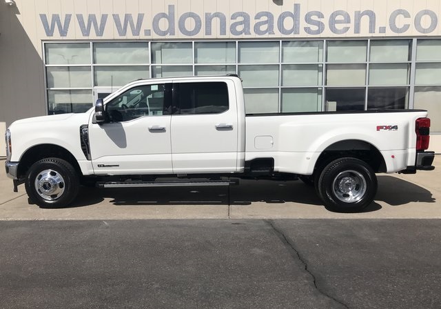 2025 Ford F-350 Lariat photo 3
