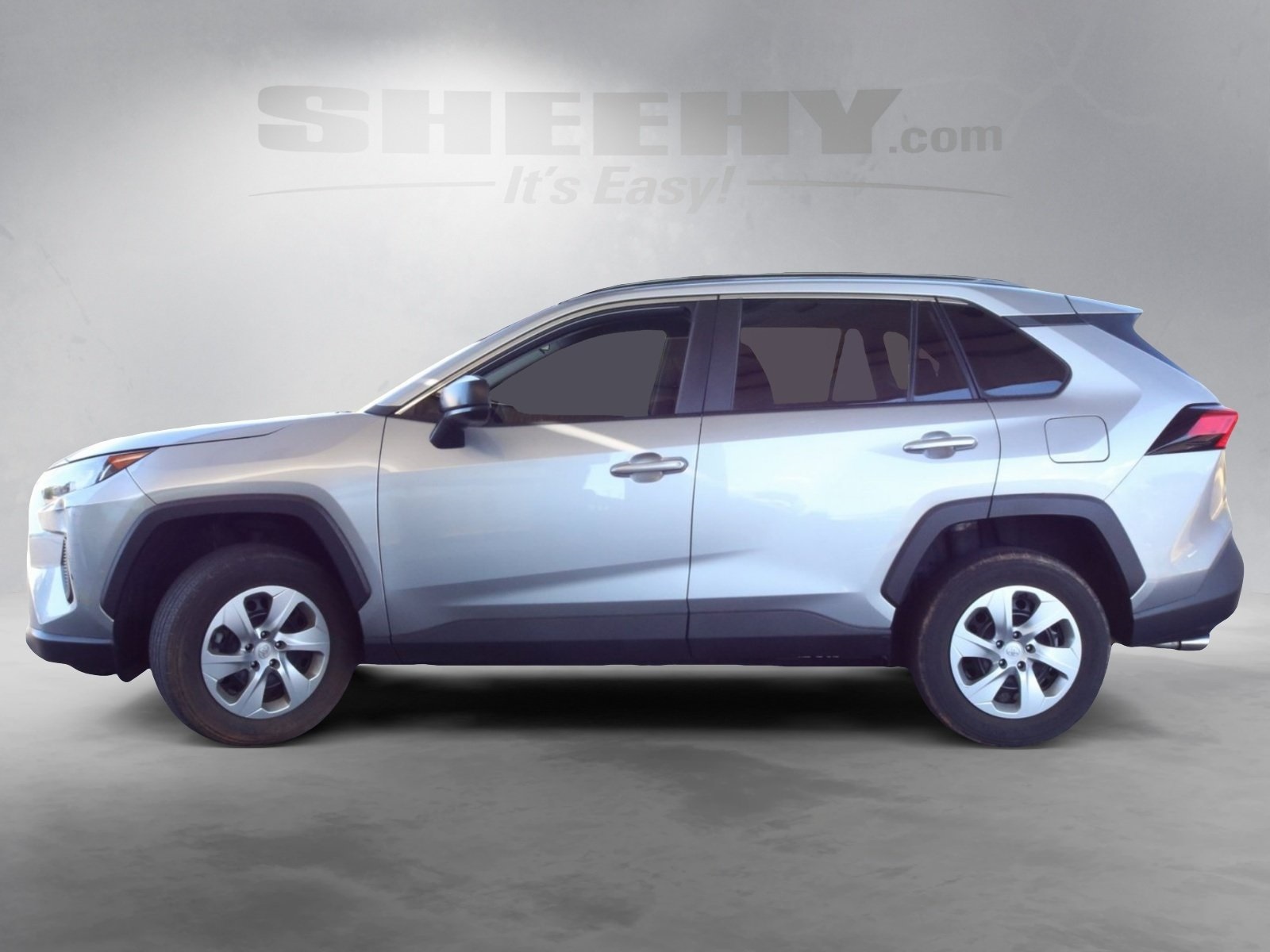 2020 Toyota RAV4 LE photo 9