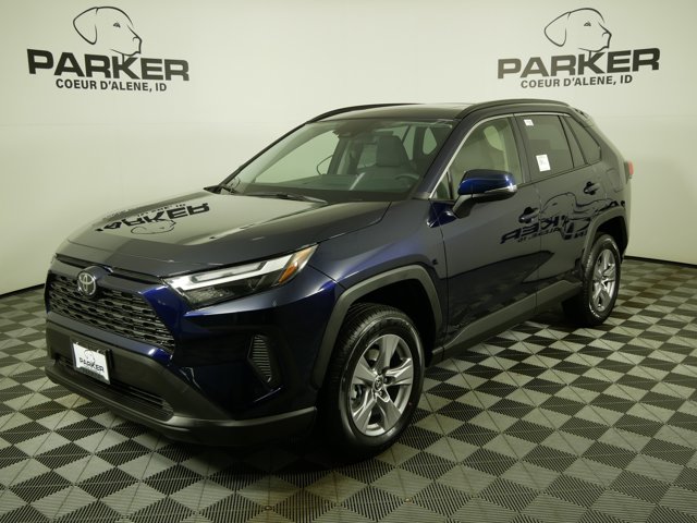 2025 Toyota RAV4 XLE's photo