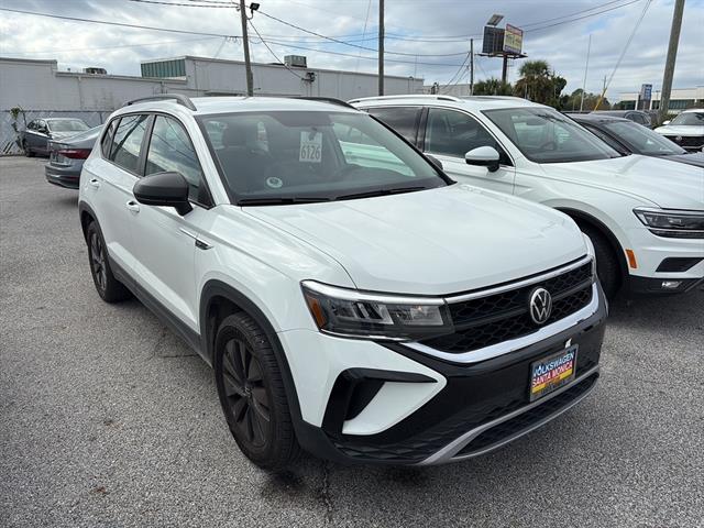 2022 Volkswagen Taos S photo 2