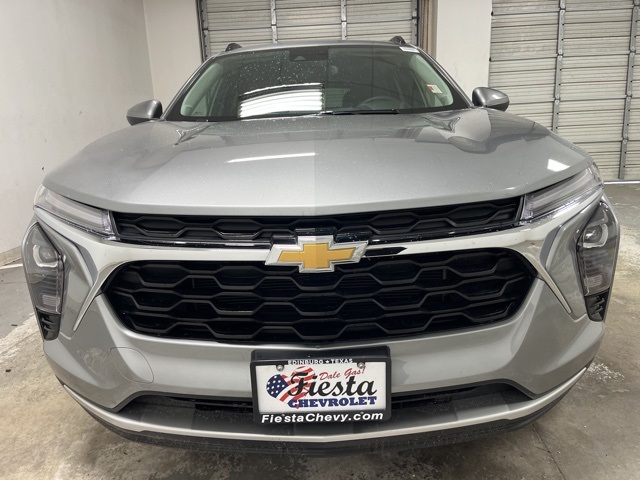 2024 Chevrolet Trax LT photo 5