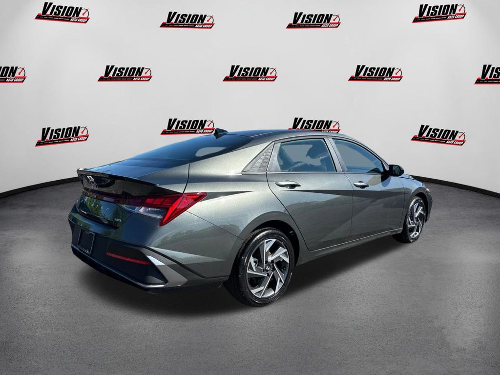 2025 Hyundai Elantra Hybrid SEL Sport photo 3