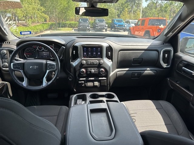 2021 Chevrolet Silverado 1500 RST photo 3