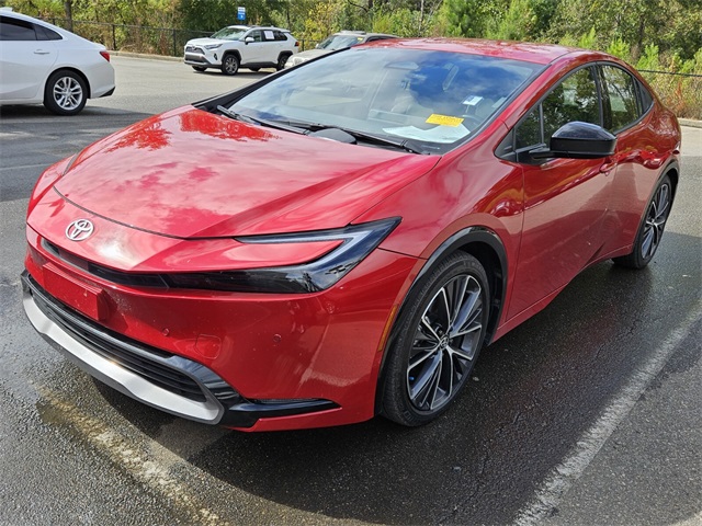 2024 Toyota Prius XLE photo 3