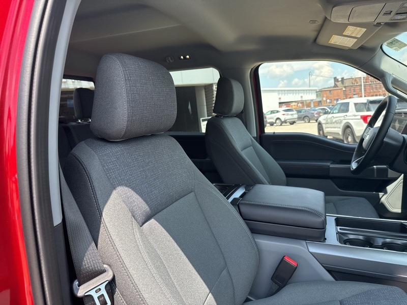 2025 Ford F-150 XLT photo 13