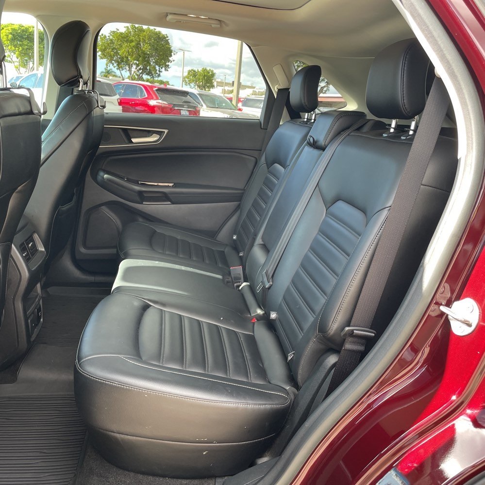 2019 Ford Edge SEL photo 4