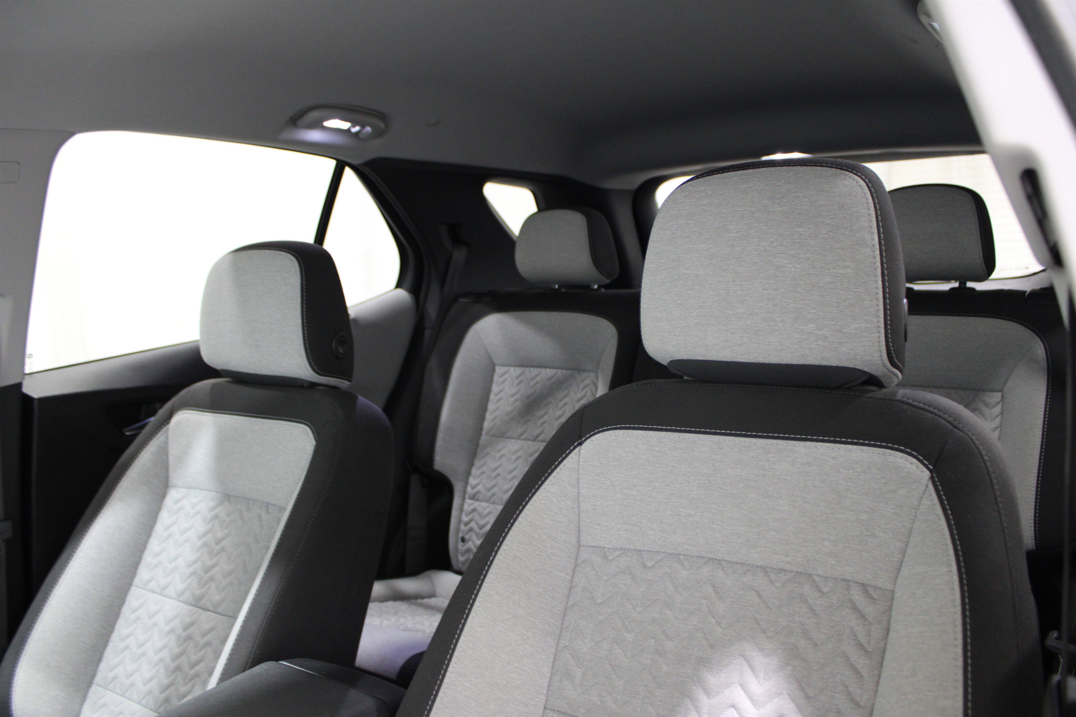 2022 Chevrolet Equinox LT photo 3