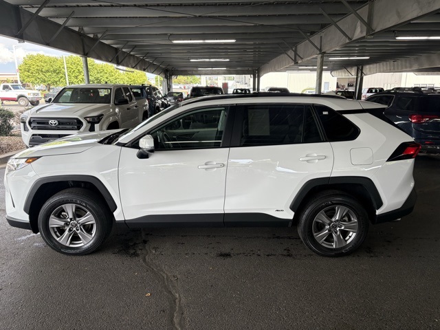 2023 Toyota RAV4 Hybrid XLE photo 8
