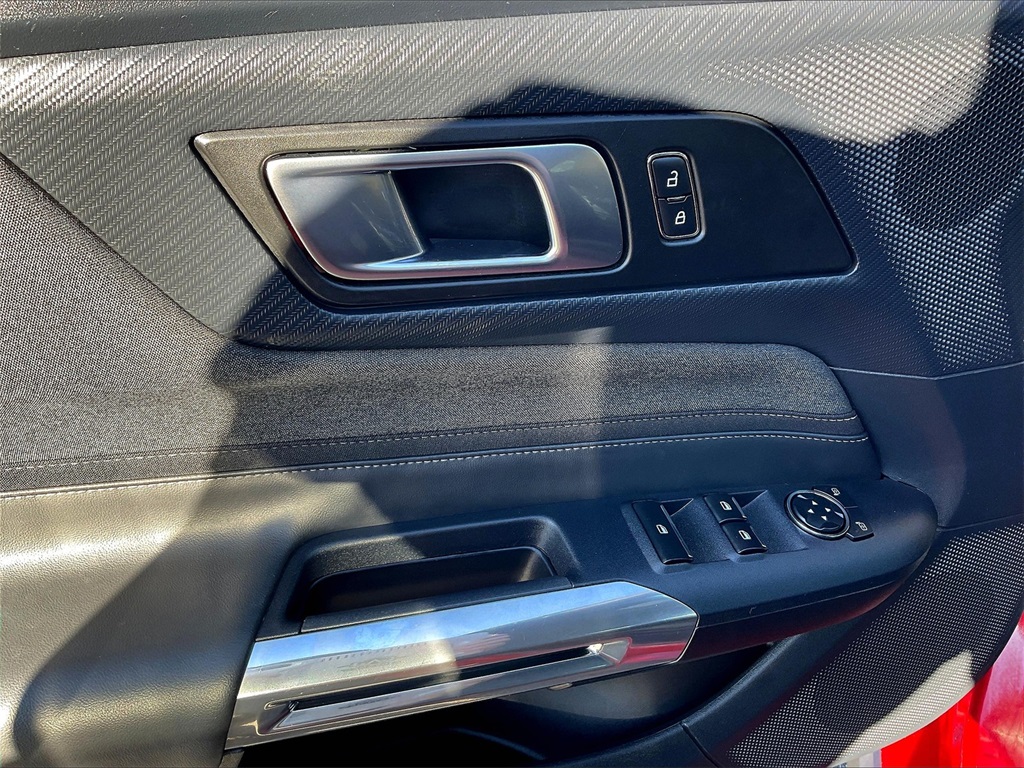 2024 Ford Mustang EcoBoost photo 32