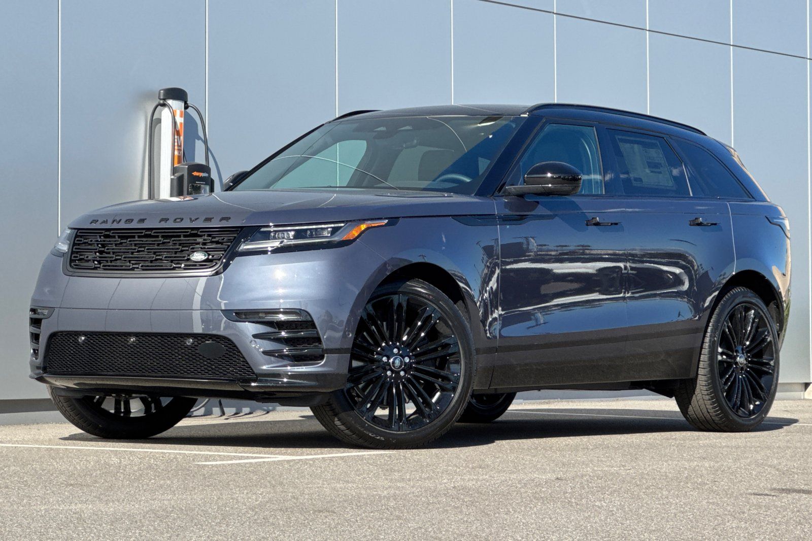 2026 Land Rover Range Rover Velar Dynamic SE