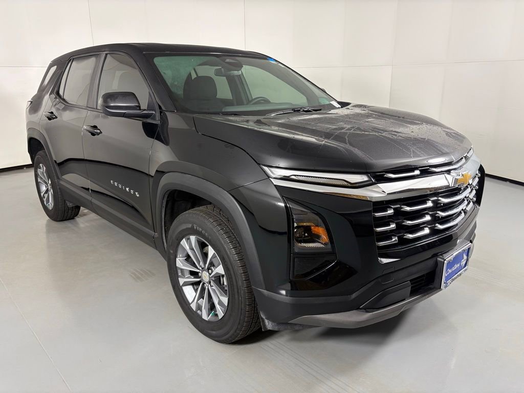 2025 Chevrolet Equinox LT photo 2