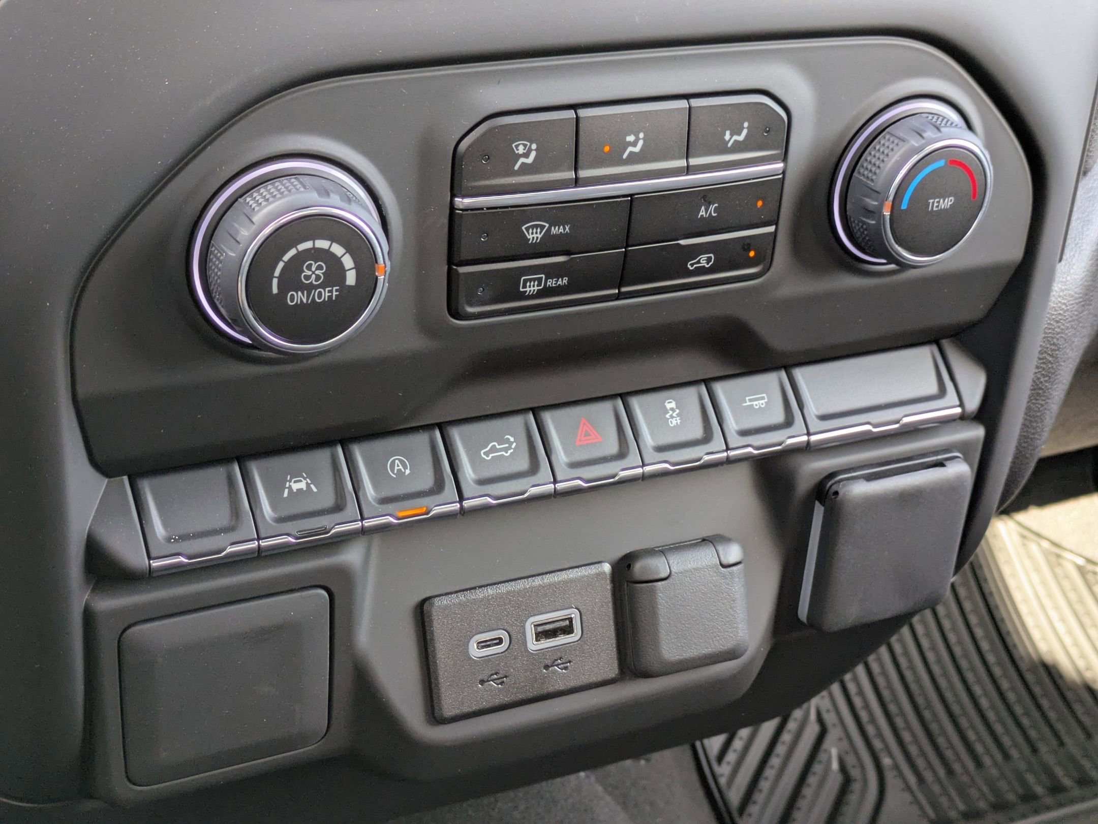 2025 Chevrolet Silverado 1500 Custom photo 17