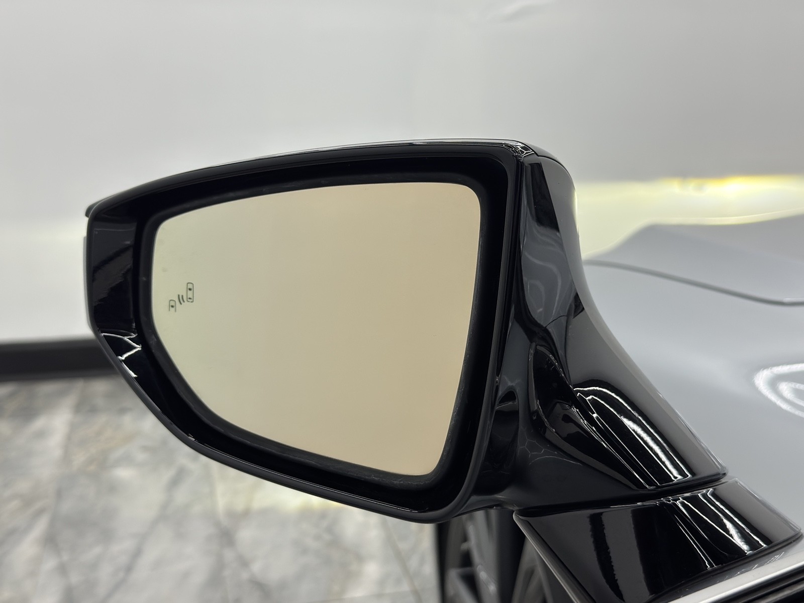 2022 Lexus IS 350 F SPORT photo 3