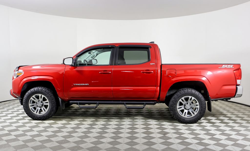 2016 Toyota Tacoma SR5 photo 3