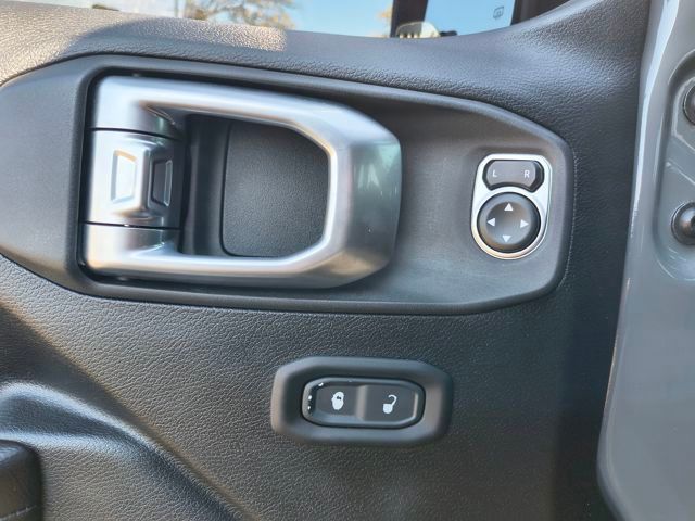 2020 Jeep Gladiator Sport photo 20