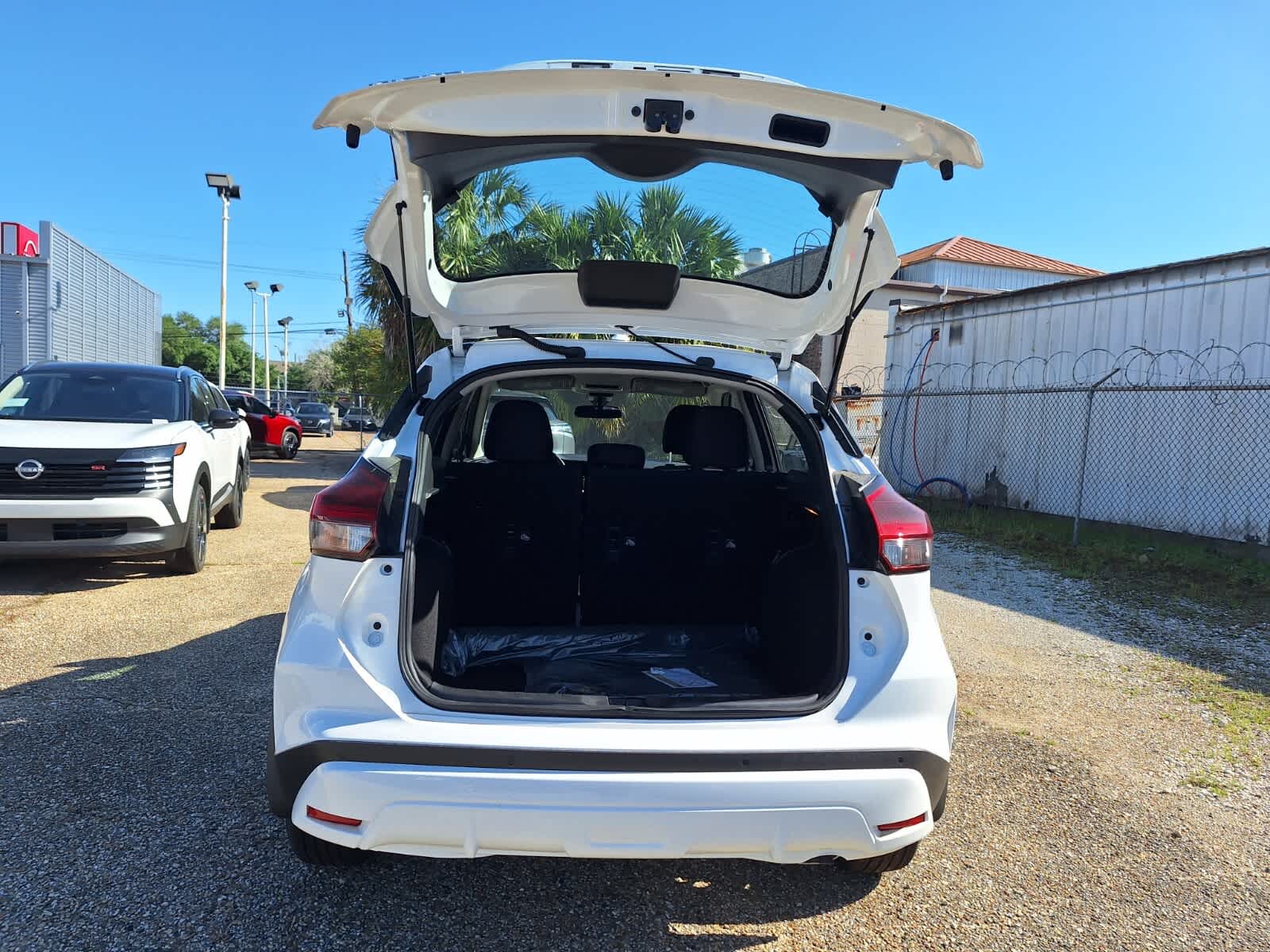 2025 Nissan Kicks Play S photo 24